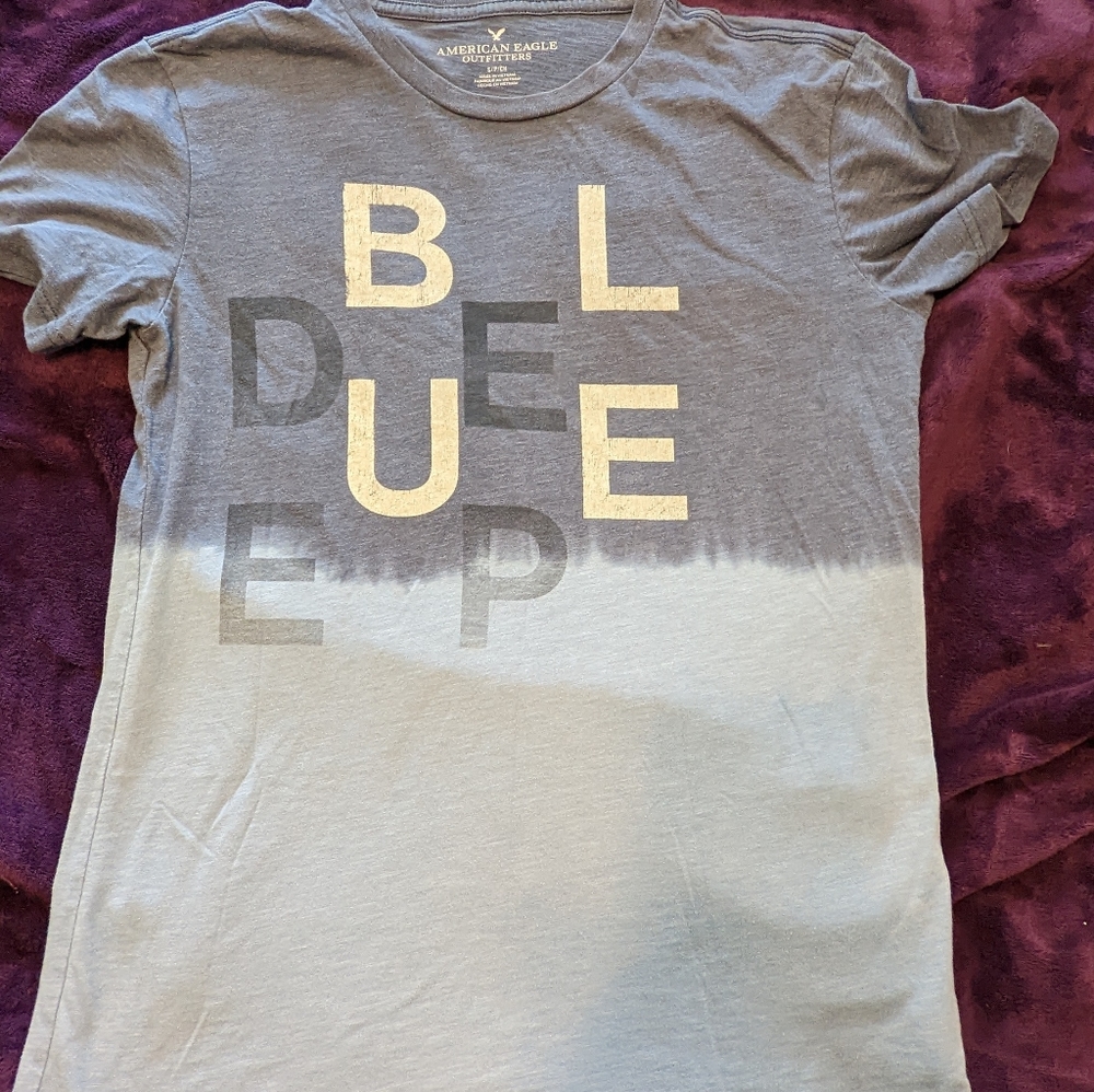 American eagle T-shirt